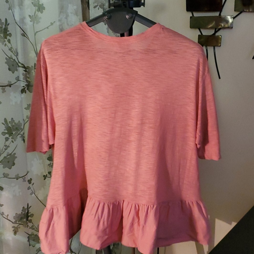 RUFFLE BOTTOM BLOUSE